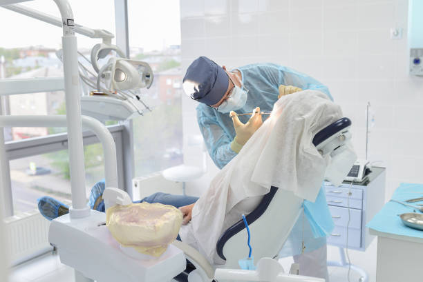 Best Emergency Tooth Extraction in Cloverleaf, TX